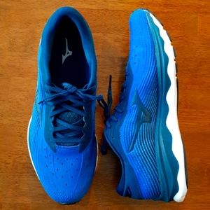 Men's mizuno wave sky size 12